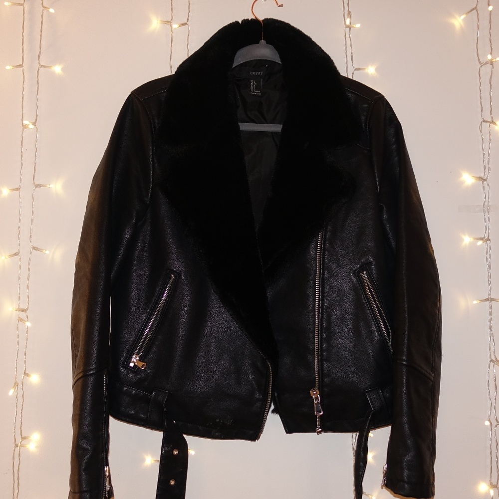 Forever 21 Black Faux Leather Moto Jacket with Faux Fur Collar